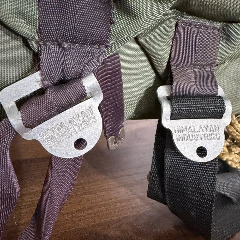 VTG Himalayan Industries Backpack with First To The Top Everest Patch